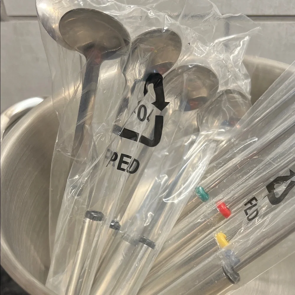 Stainless Steel Fondue Set with Spoons and Skewers. Uses gel fuel NWOT